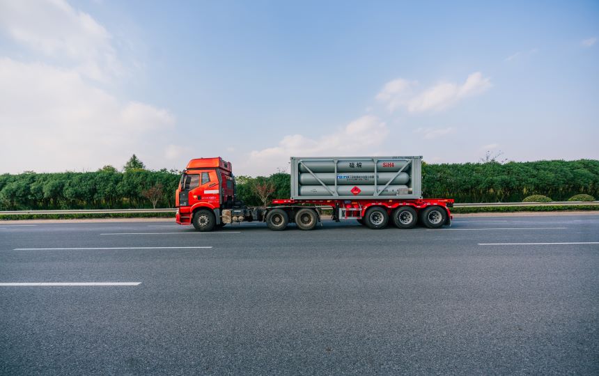 Remolques y patines electr&oacute;nicos para tubos de gas especiales